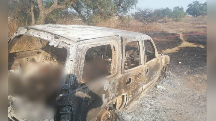 Siniestro hallazgo: Hallan cuerpos calcinados dentro de un automóvil en llamas
