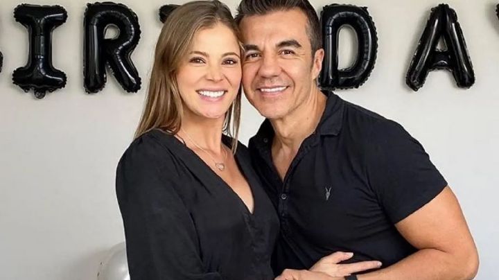 Adrián Uribe y su esposa van a Miami a los Premios lo Nuestro y aprovechan para vacacionar