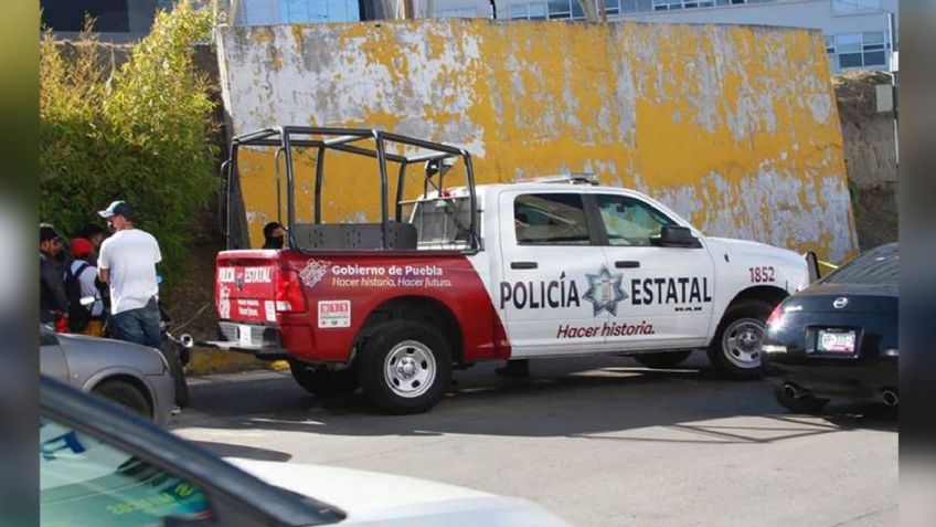 Muere mujer tras choque entre camión pasajero y una motocicleta; salió proyectada