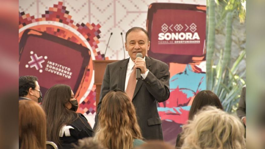 El gobernador Alfonso Durazo entrega el Premio Sonorense de la Juventud