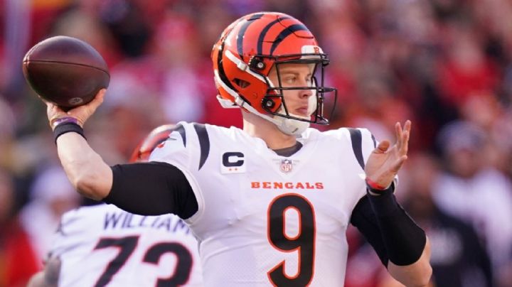 Joe Burrow, quarterback de los Bengals, presenta lesión en un dedo previo al Super Bowl LVI