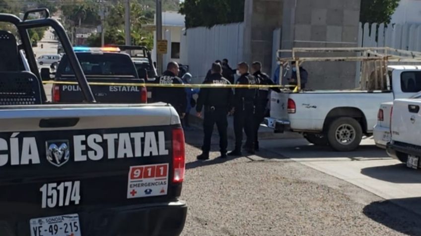 Tras fuego cruzado, dejan un cuerpo y un herido afuera de Hospital de Sonora; FGJE indaga