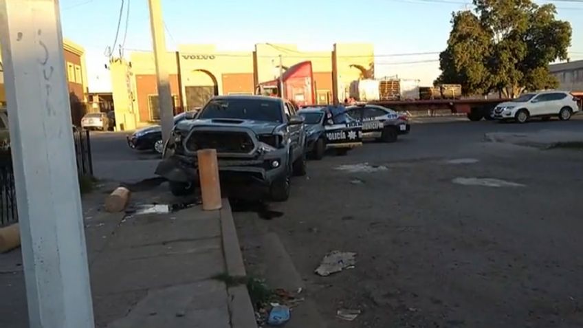 Ciudad Obregón: Camioneta se impacta contra muro de forma aparatosa; los responsables huyeron