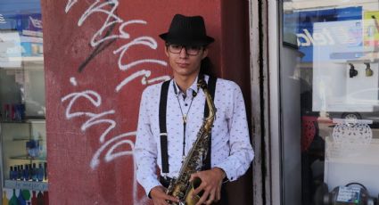 Ciudad Obregón: Darduin paga clases de música con su talento, busca apoyo para cumplir su sueño