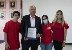 Foto ilustrativa de nota Director comercial de Tribuna, habla con jóvenes sobre la ‘problemática de la comunicación constructiva