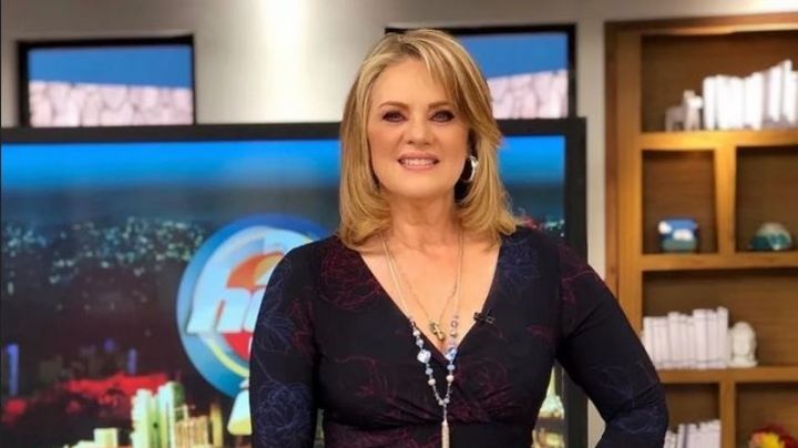 Tras 'pleito' con revista de espectáculos, Erika Buenfil presume cita con un 'jovencito'