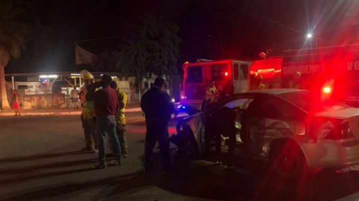 Por pasarse un alto, conductor provoca accidente que deja dos lesionados en Navojoa