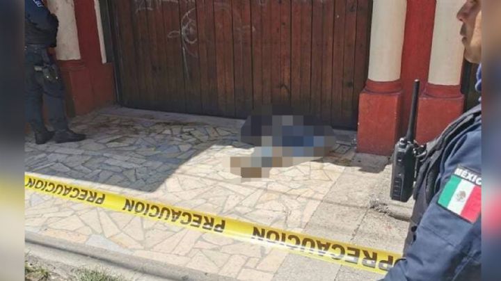 Hombre es hallado sin signos vitales al exterior de un domicilio; murió por causas misteriosas