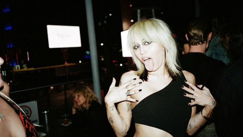 VIDEO: ¡De no creer! Rayo impacta avión de Miley Cyrus; tuvo que faltar a su concierto