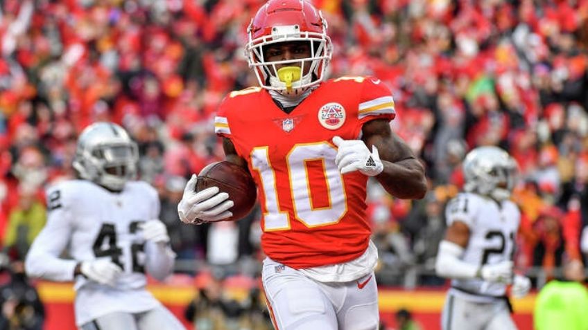 Los Chiefs envían a Tyreek Hill a Miami y los Dolphins lo reciben con contrato récord