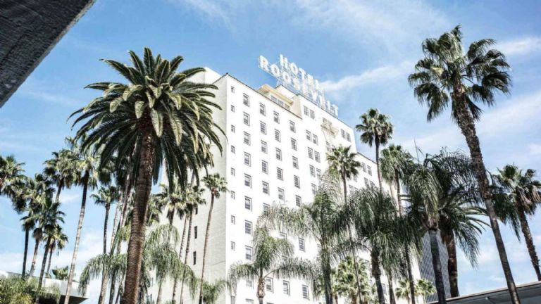 En la imagen, el Hotel Roosevelt en Hollywood