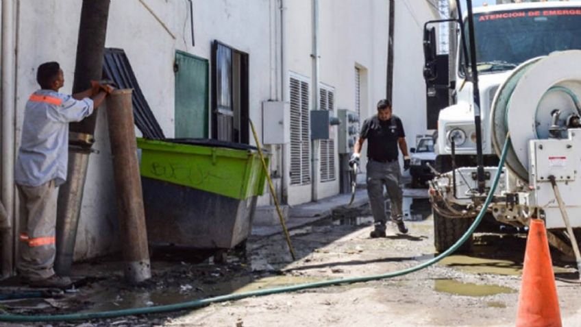 Ciudadanos denuncian cobros de personal de Oomapasc por reparar drenajes colapsados