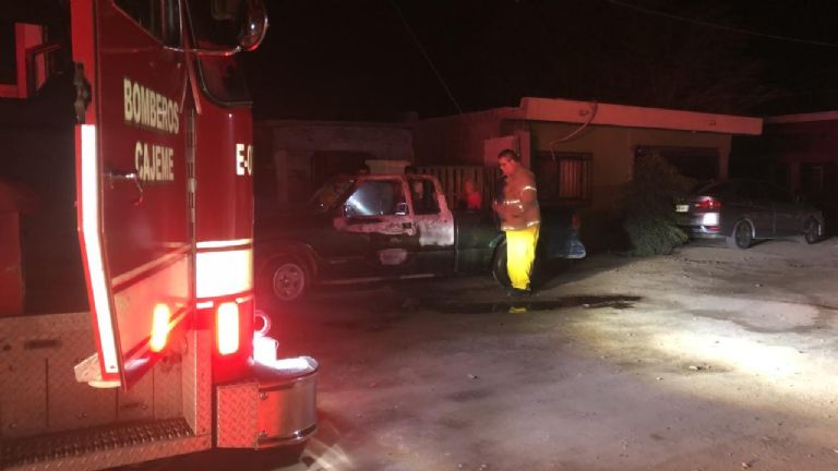 Un vehículo explotó y se incendió la madrugada del pasado sábado, en Ciudad Obregón