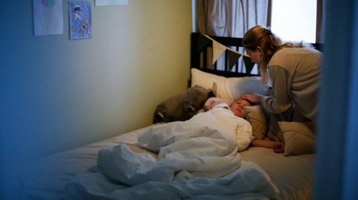 ¿Es alarmante? Surge nuevo síntoma por la variante ómicron que afecta a los menores de edad