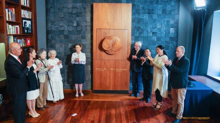 Restos de Octavio Paz llegan al memorial en su honor en San Ildefonso