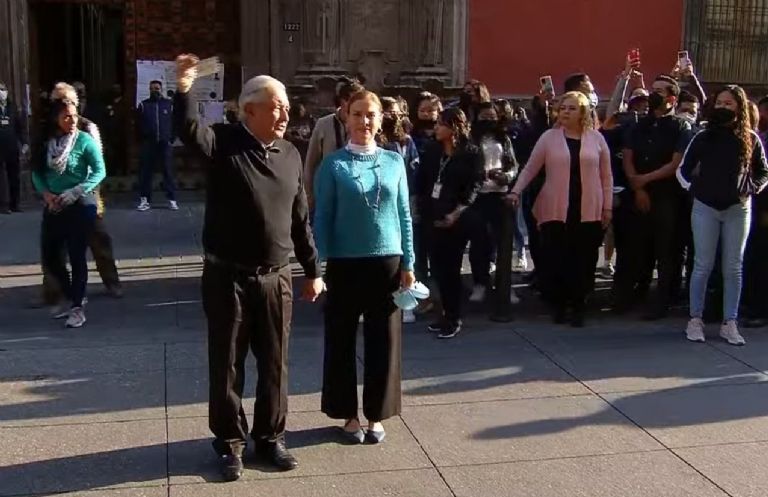 En la imagen, el presidente AMLO tras emitir su voto en la Consulta Popular de Revocación de Mandato