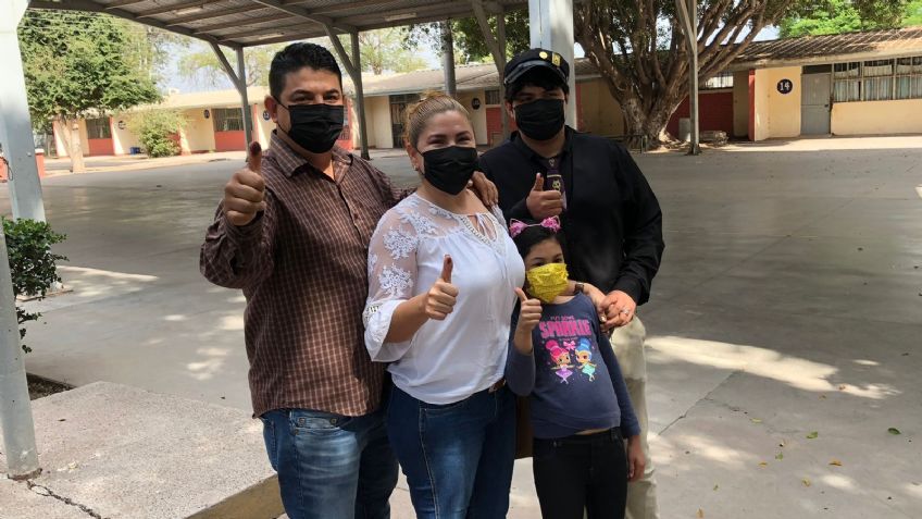 En familia, habitantes de Cajeme participan en consulta de Revocación de Mandato de AMLO