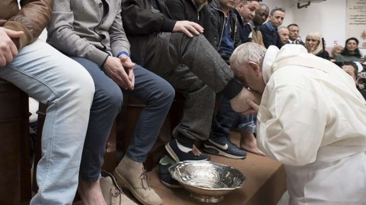 Jueves Santo: Papa Francisco retoma tradición y acude a cárcel para lavar los pies de presos