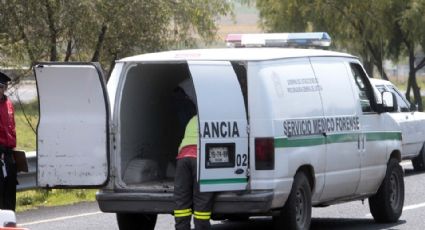 Tras pelea, hombre acribilla a su propia esposa hasta matarla; el presunto asesino huye