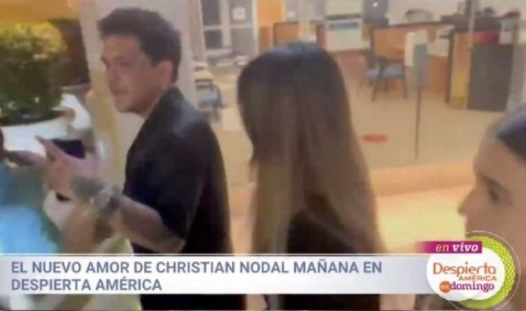 En la imagen, Christian Nodal y su supuesta nueva novia, Mariana Ríos