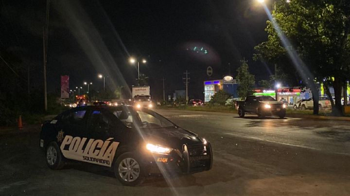 Balean a Juan a fuera de un banco en Playa del Carmen; sicario huye abordo de un taxi