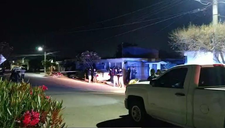 En la imagen, autoridades se movilizaron por un ataque armado en la colonia Russo Vogel, de Ciudad Obregón