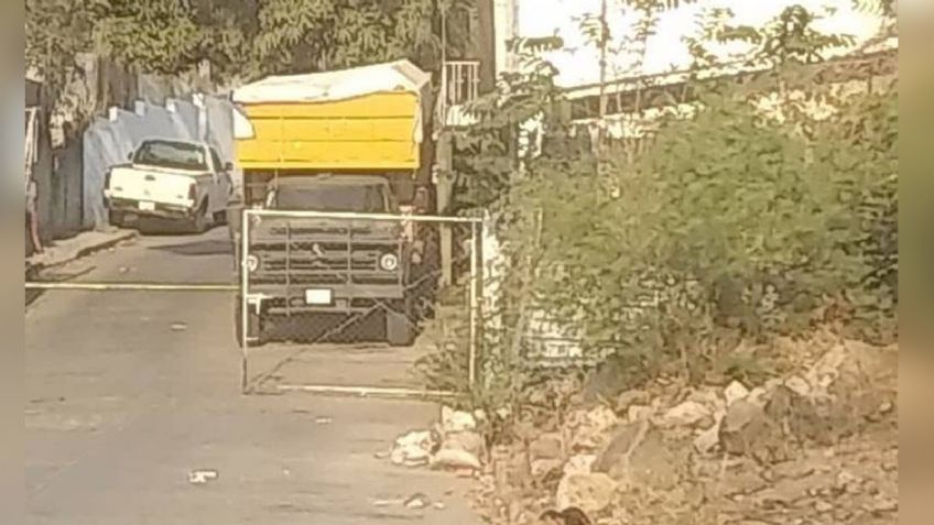 Autoridades encuentran el cadáver de un hombre 'semiembolsado' en Acapulco