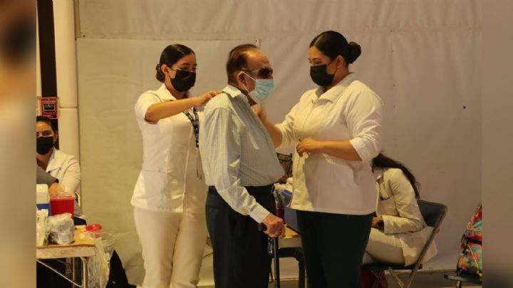 Cajeme: Adultos mayores de 60 años reciben cuarta dosis de vacuna AstraZeneca