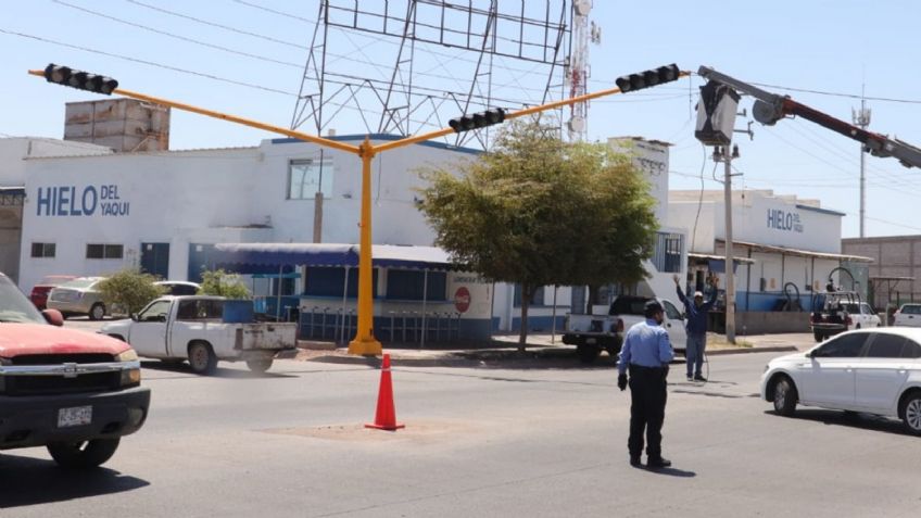 Tras 5 años de espera, colocan semáforo en transitado cruce de Ciudad Obregón
