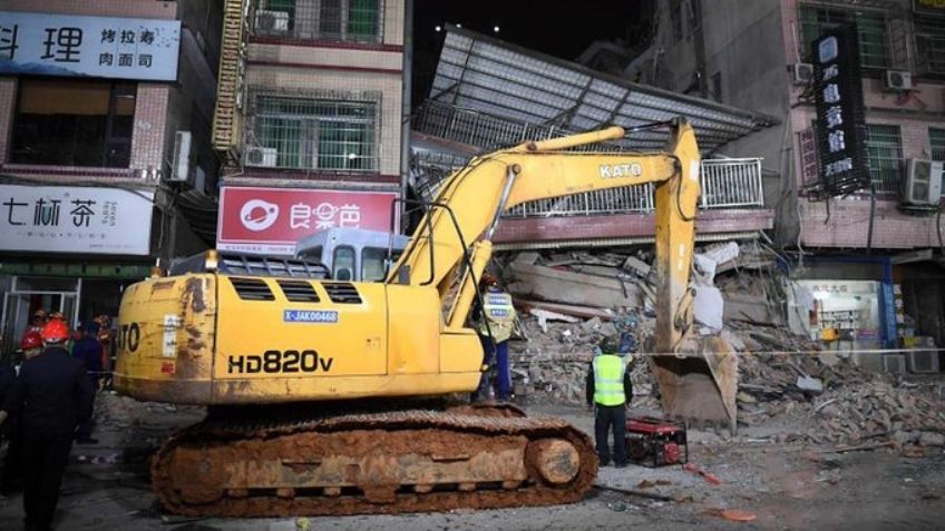 ¡Tragedia! Edifico de 6 pisos en China colapsa; autoridades buscan supervivientes