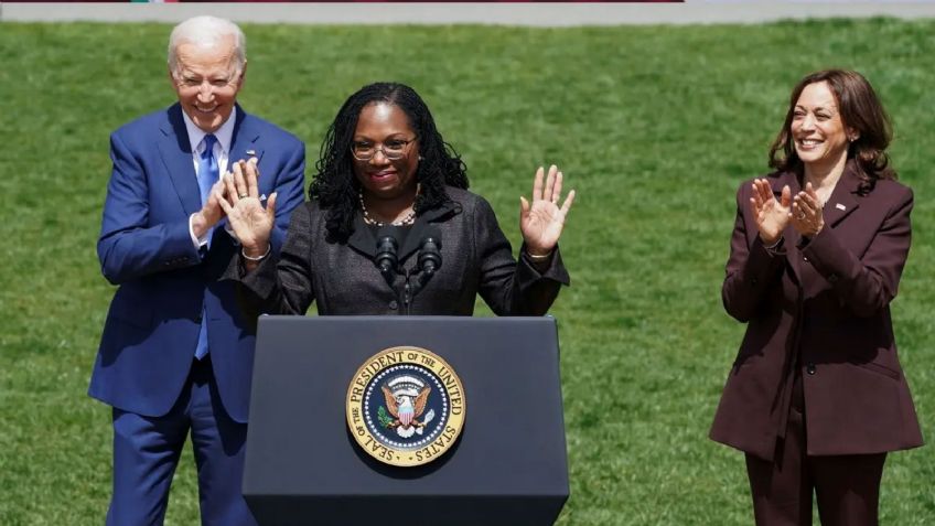 Ketanji Brown Jackson es elegida como la primera jueza afroamericana de la Corte Suprema de EU