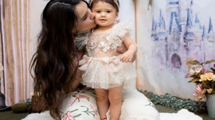 Dulce María hace suspirar a sus seguidores con tierno mensaje a su hija: "Quisiera iluminarte"