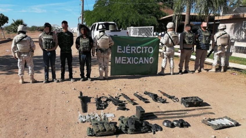 Aseguran a cinco presuntos sicarios armados en Sonora; dos de ellos son menores de edad