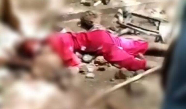 Estudiantes musulmanes matan a su compañera cristiana.