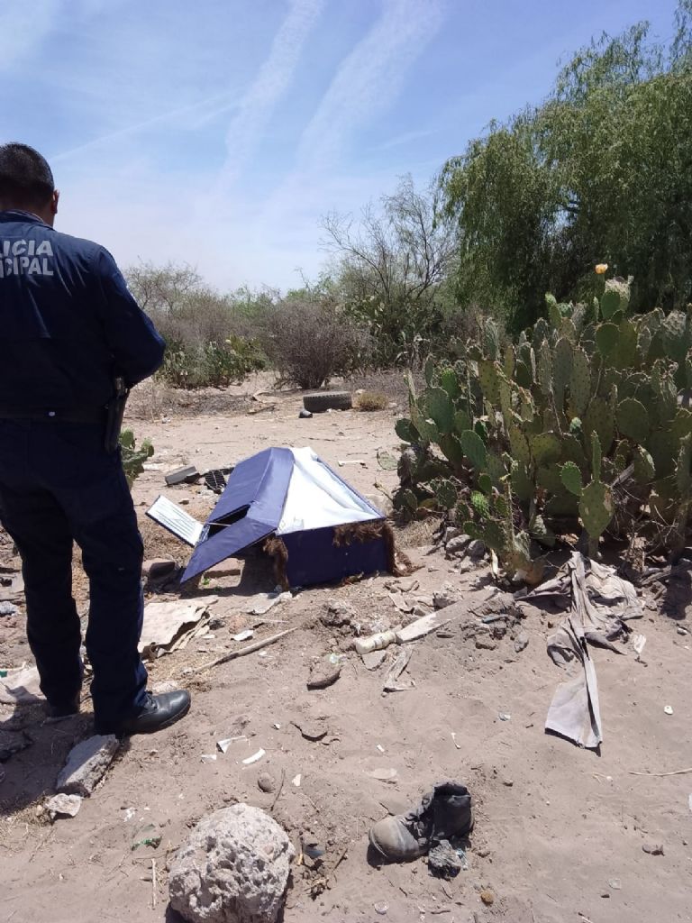 En la imagen, el ataúd abandonado en Cajeme.