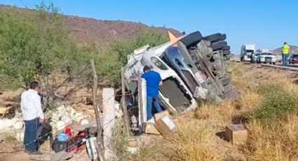 Tráiler cargado con químicos se vuelca en el libramiento Hermosillo-Obregón