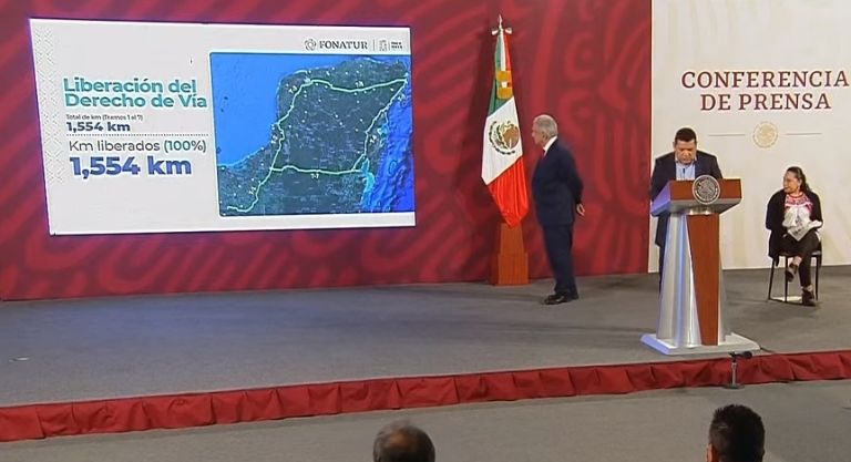 En la imagen, May Rodríguez, titular de Fonatur, habla sobre el Tren Maya.