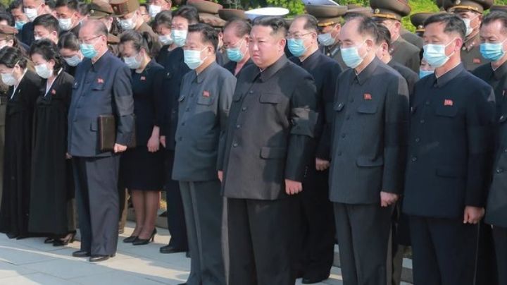 Líder de Corea del Norte ignora crisis sanitaria por Covid-19 durante el funeral de su mentor