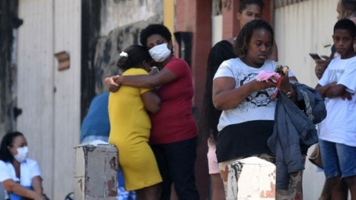 Mueren 25 personas durante redada en Brasil; Autoridades no han detenido a ningún criminal