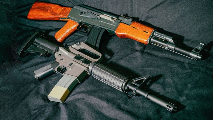 A un día de la masacre en Uvalde, estudiante es detenido con un rifle AK-47 en Texas