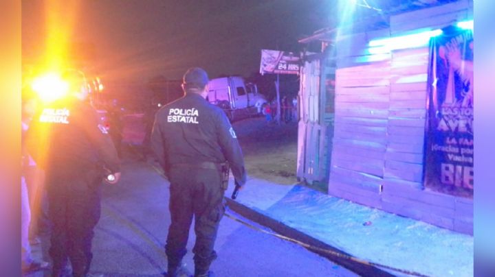 Sicarios irrumpen en negocio de comida y asesinan a tres en Tabasco; una era mujer