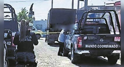 Al interior de una camión de mudanzas, localizan el cadáver de una persona; fue torturada