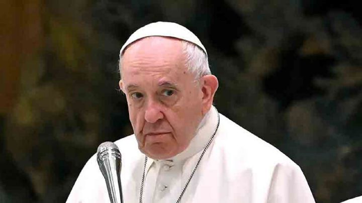 Papa Francisco revela que será infiltrado de la rodilla por tener un ligamento roto