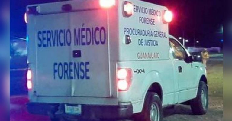 Forenses acuden al sito del crimen
