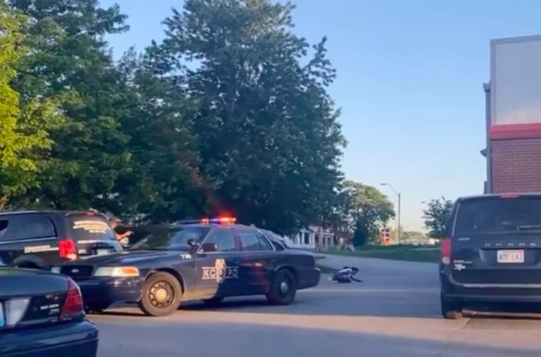 Momento en que disparan contra Leonna Hale 