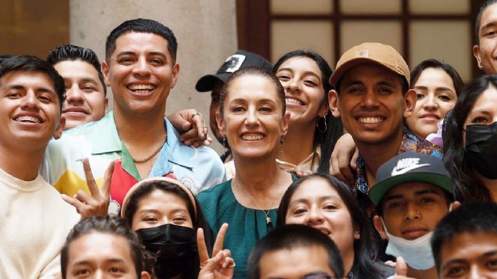 Gobierno de la CDMX reconoce trayectoria de Grupo Firme y los invita a tocar en ¡el Zócalo!