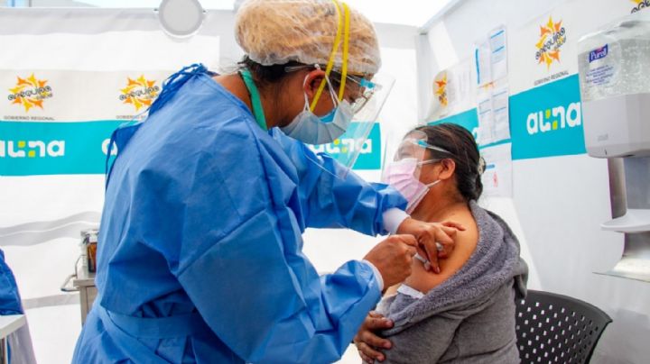 País de Latinoamérica otorgará la cuarta dosis contra el Covid-19 a adultos mayores de 50 años