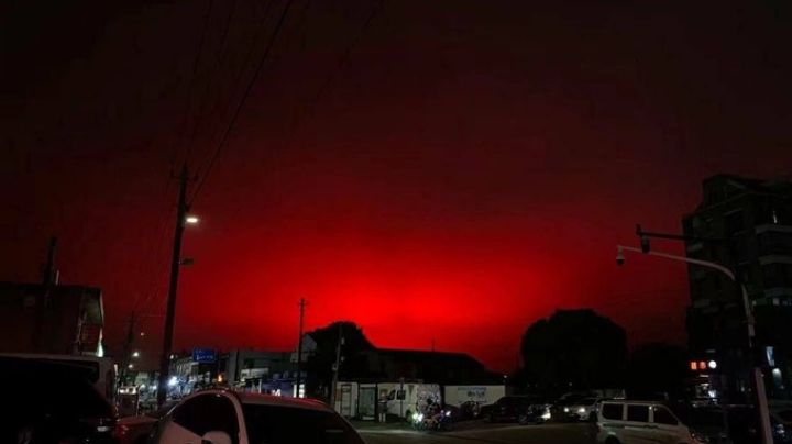¿Es el fin del mundo? Cielo rojo en China conmociona a los habitantes quienes caen en pánico