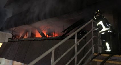 VIDEO: A tempranas horas, voraz incendio en edificio del Gobierno moviliza a las autoridades