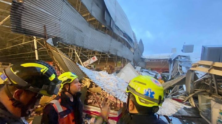 Desde dentro: Colapso de techo de supermercado en CDMX queda en VIDEO; reportan una víctima
